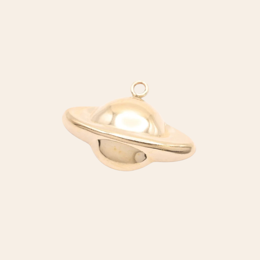 Saturn Recuerdo Charm